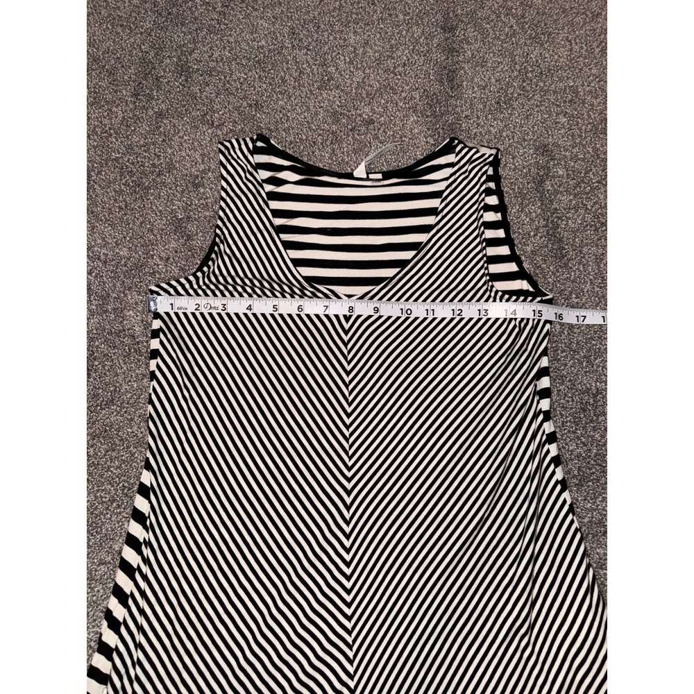 Cable & Gauge Black and White Striped Tank‎ Top - Picture 3 of 6